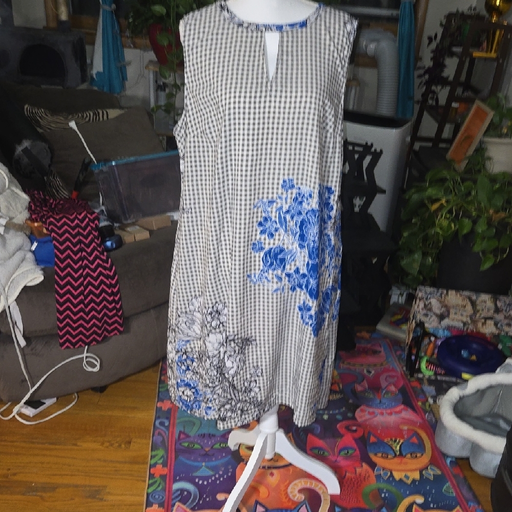 Avenue Black and Pink Patterned Dress